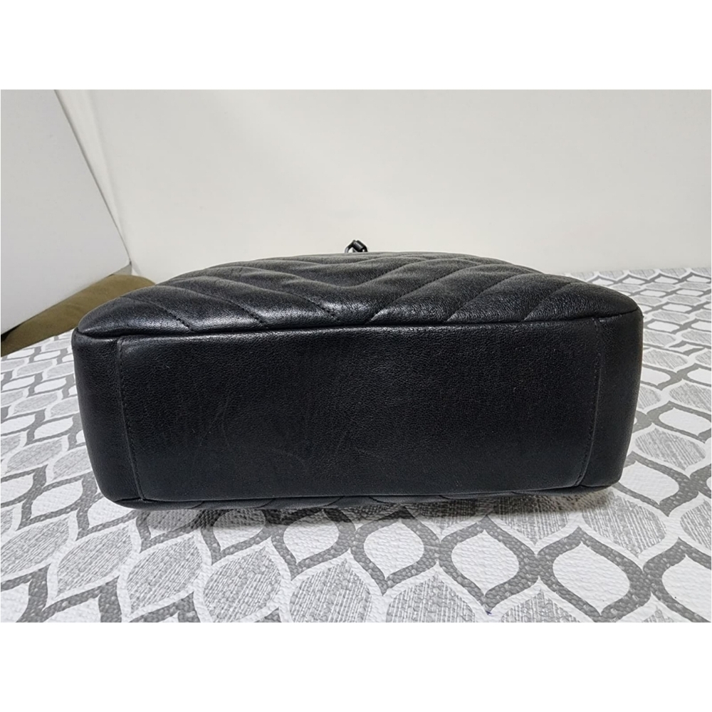 Saint Laurent Sheepskin Matelasse Chevron Slim Monogram Shopping Bag - Picture 8 of 12